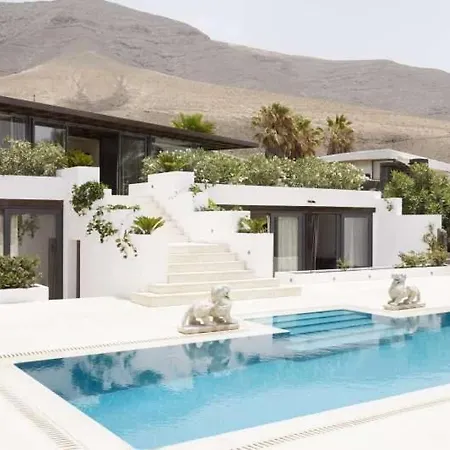בית נופש Sleeps 2 Pool Wifi *