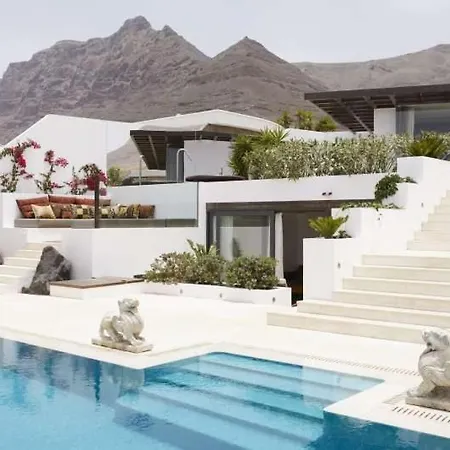 Sleeps 2 Pool Wifi * פאמארה